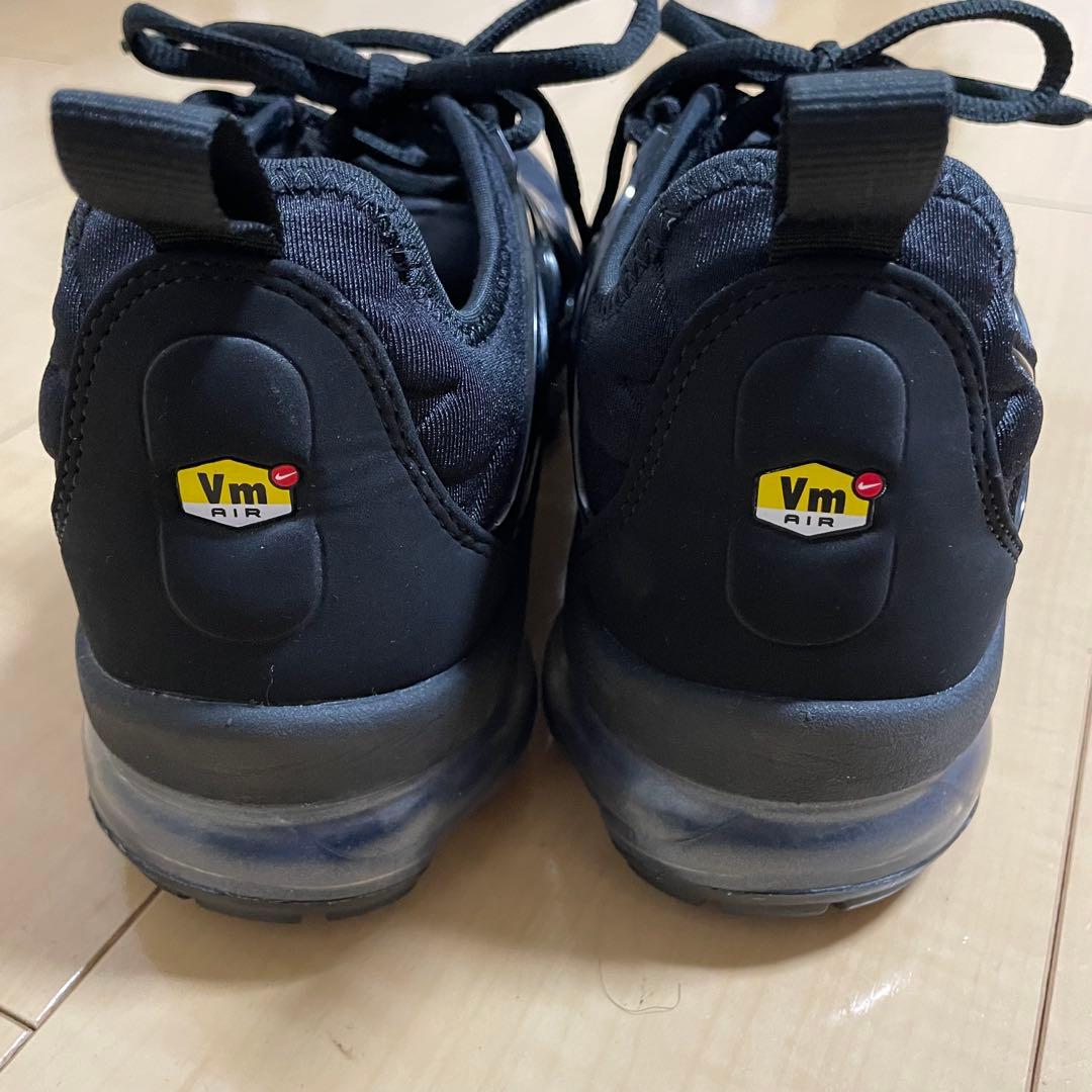 ナイキNIKE Air Vapormax plus トリプルブラック　25.5