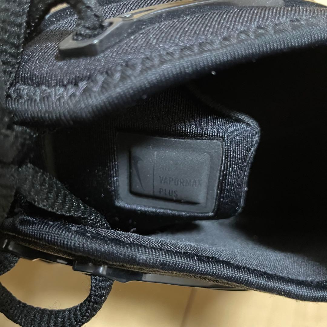 ナイキNIKE Air Vapormax plus トリプルブラック　25.5