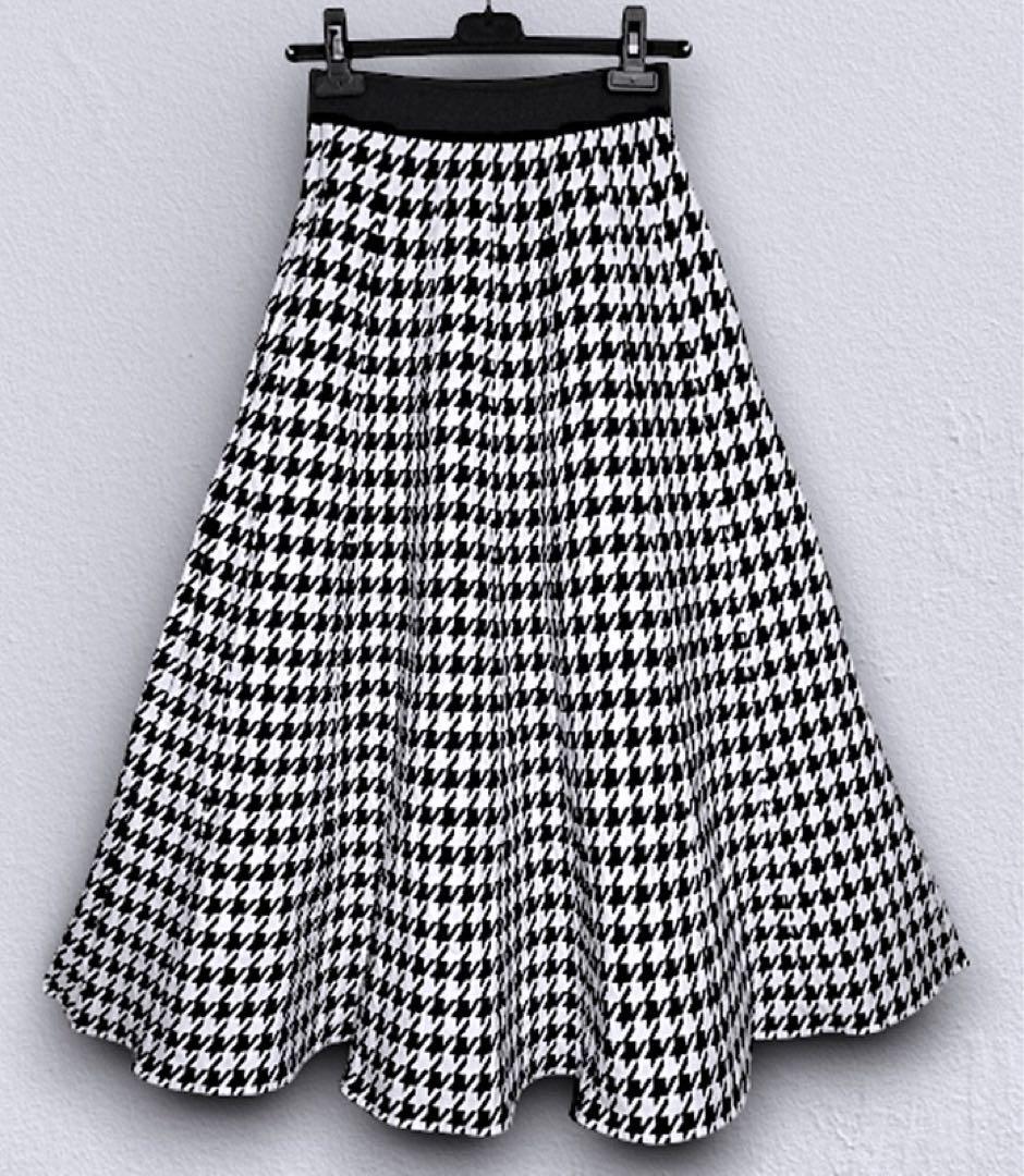 JENNE ジェンヌ　ボリュームフレアニットスカート