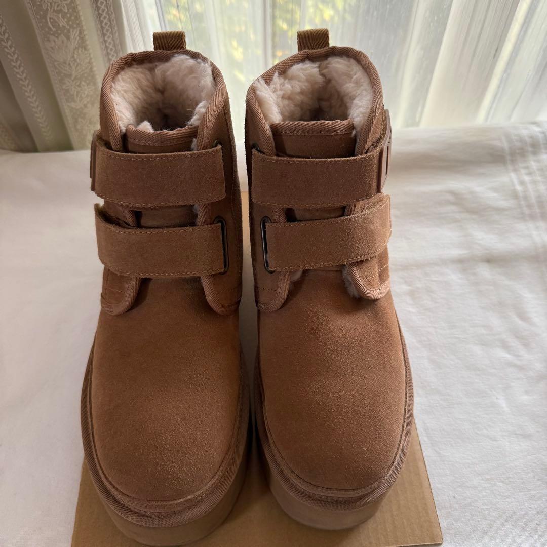 美品 UGG アグ　厚底ブーツ　アグ ニューメル プラットフォーム 8サイズ