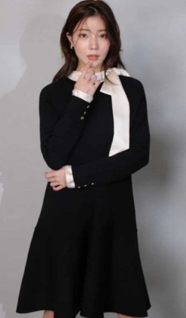 【新品】アプワイザーリッシェ　ネックリボンミニニットワンピース