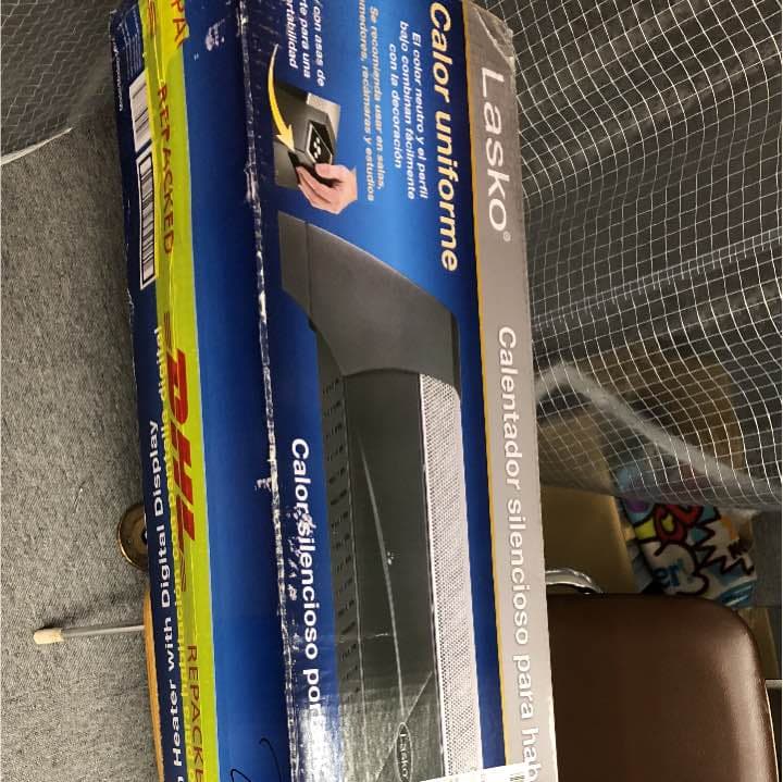 コンパクト横長1,500ワットサイレントヒーター