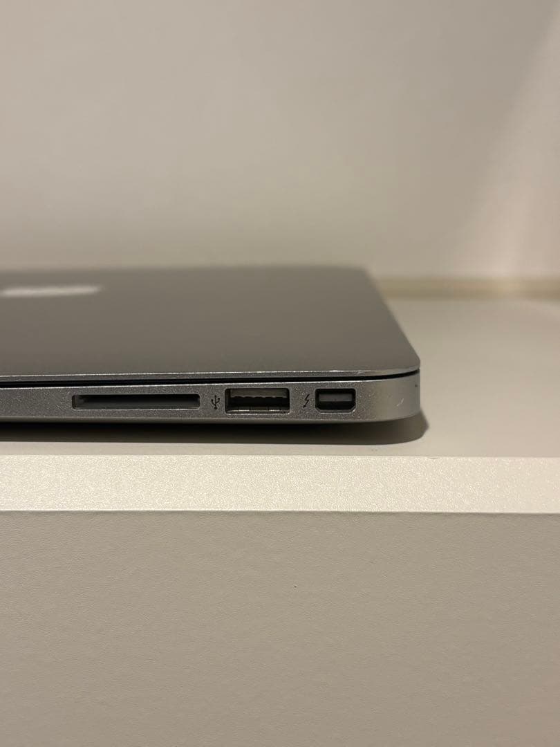 MacBook Air 13インチ Early 2014 i5 8GB動作確認済