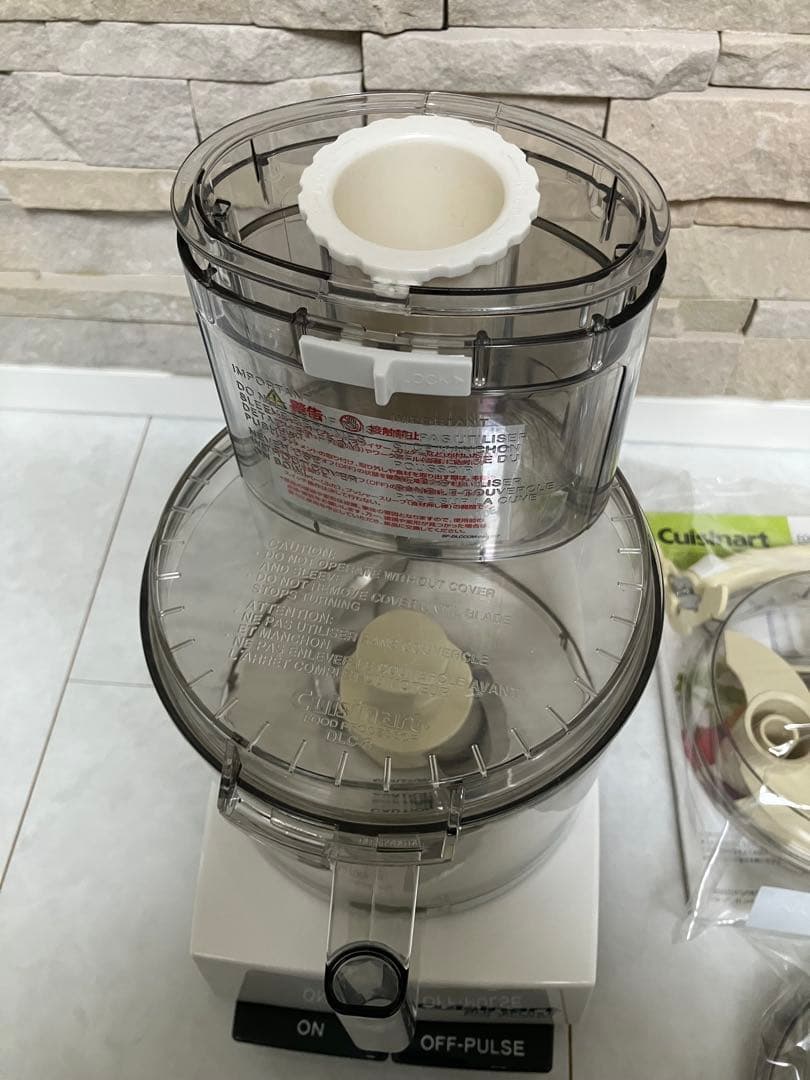 【極美品】クイジナート 2.3Lフードプロセッサー DLC-8Plus Ⅱ