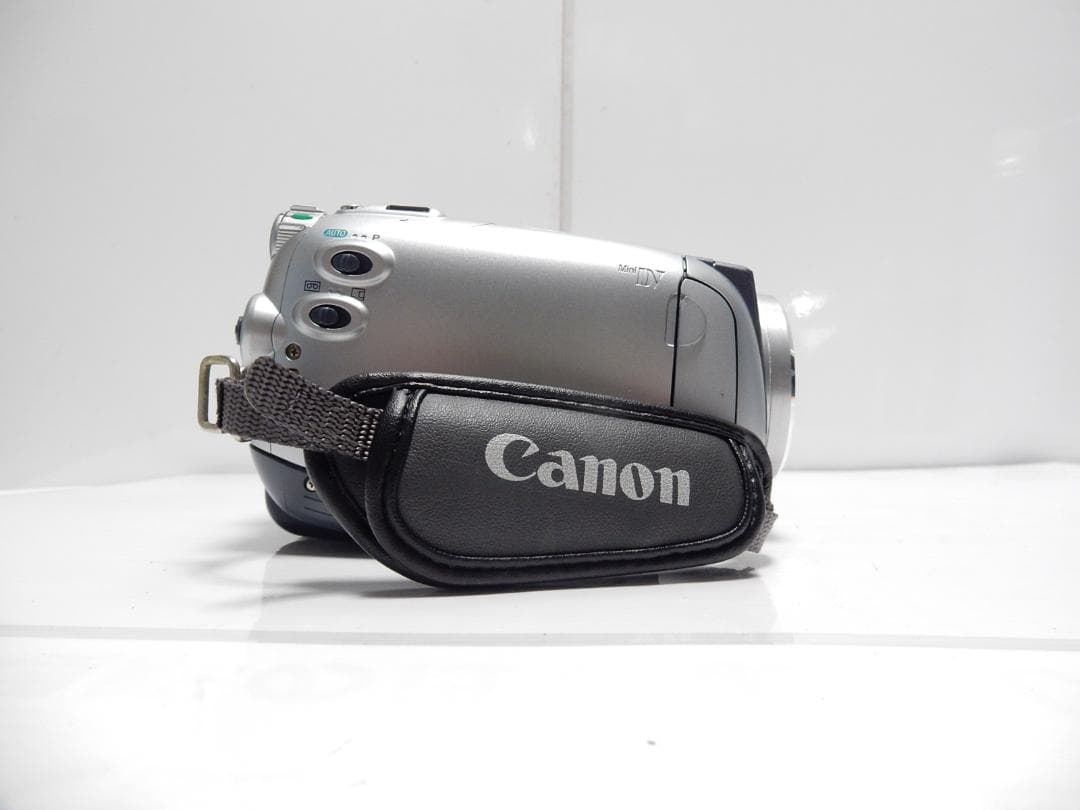 希少　動作品　キャノン　Canon HDV ビデオカメラ iVIS HV20