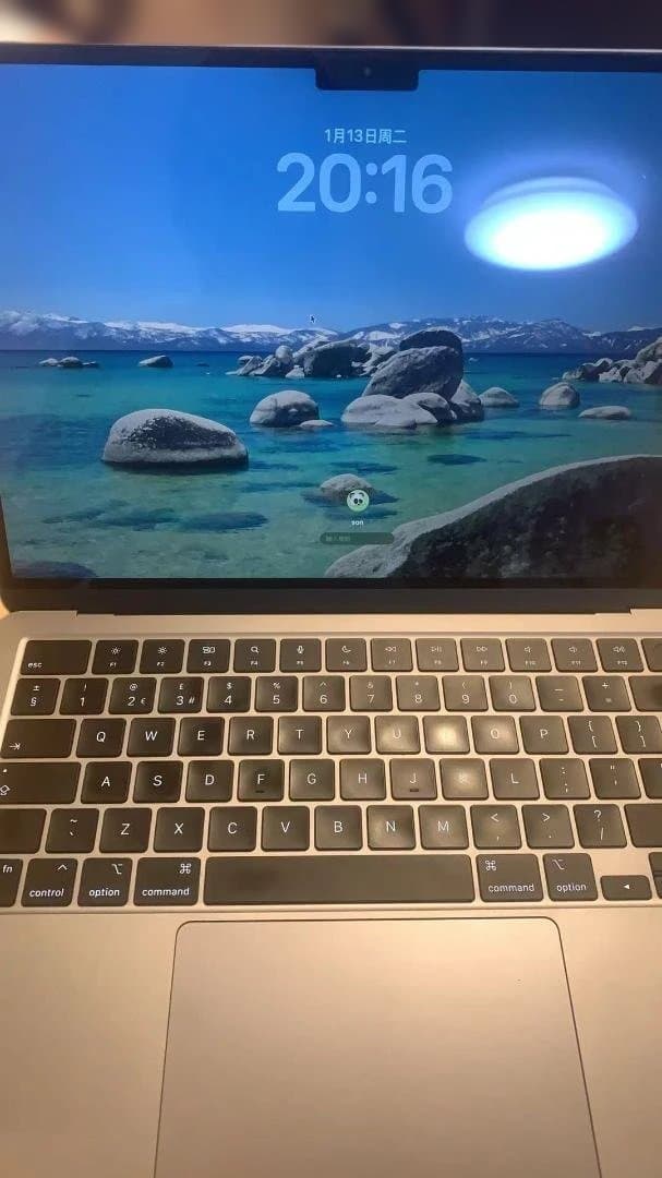 MacBook Air 13インチ M3 / 16GB / 256GB