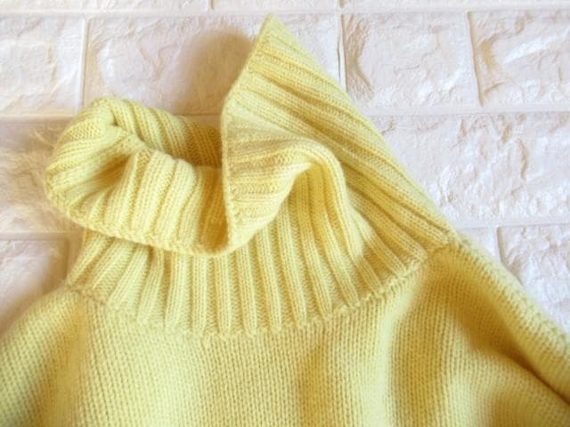 トゥモローランド マカフィー ジーロンラムズウール ハイネック ニット イエロー