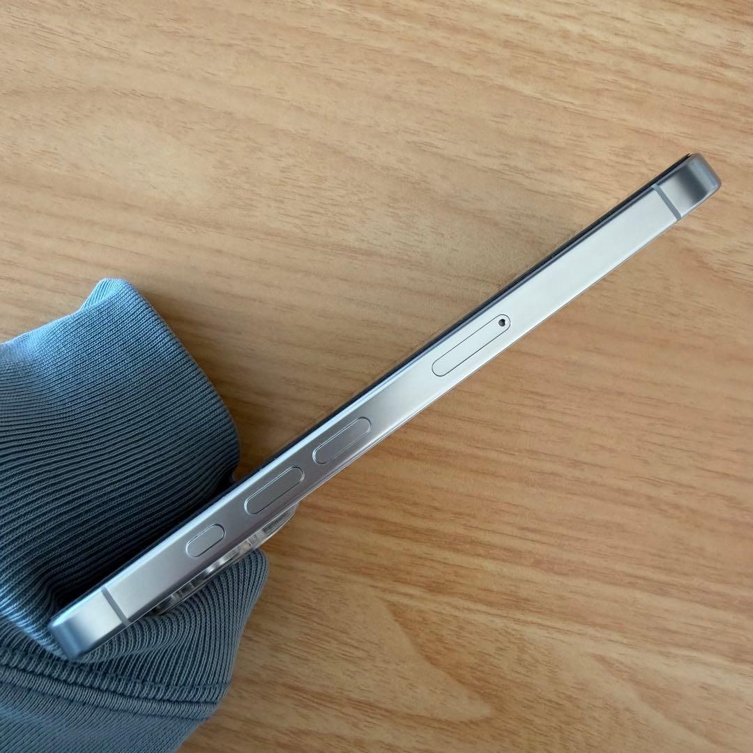 iPhone 16 Pro 256GB ホワイトチタニウム SIMフリー 95%