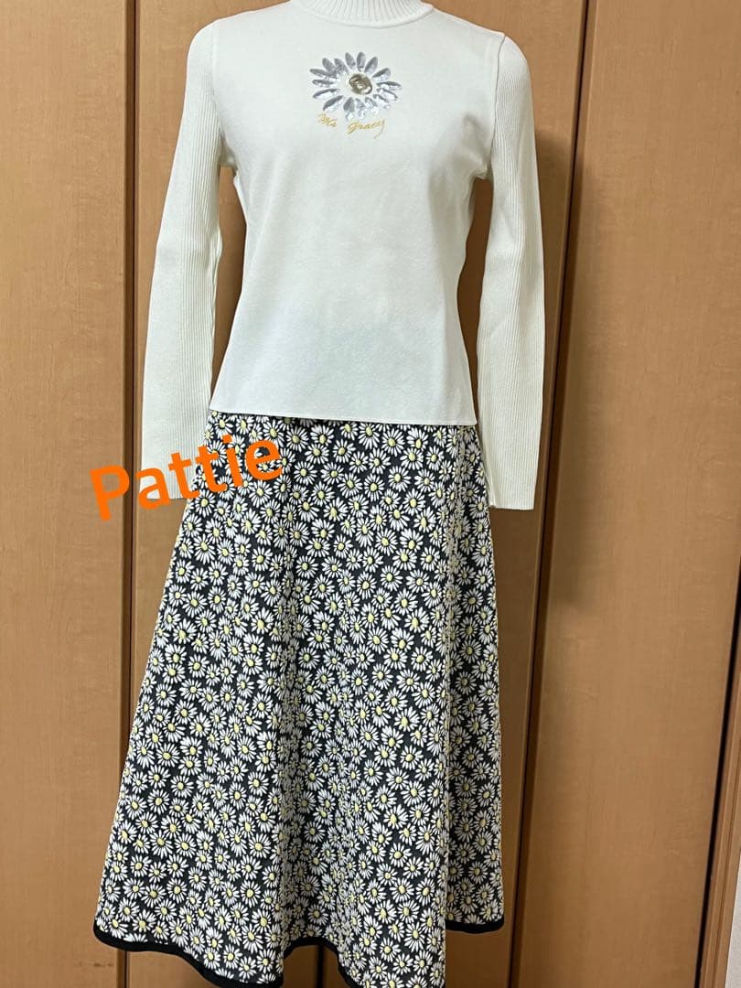 【特別価格】エムズグレイシー未使用お花ポイントニット40