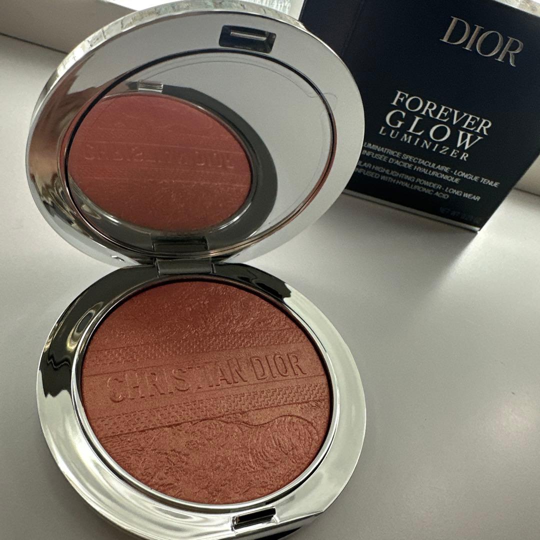 ディオールスキンフォーエバーグロウ　ルミナイザー004コーラルグロウ