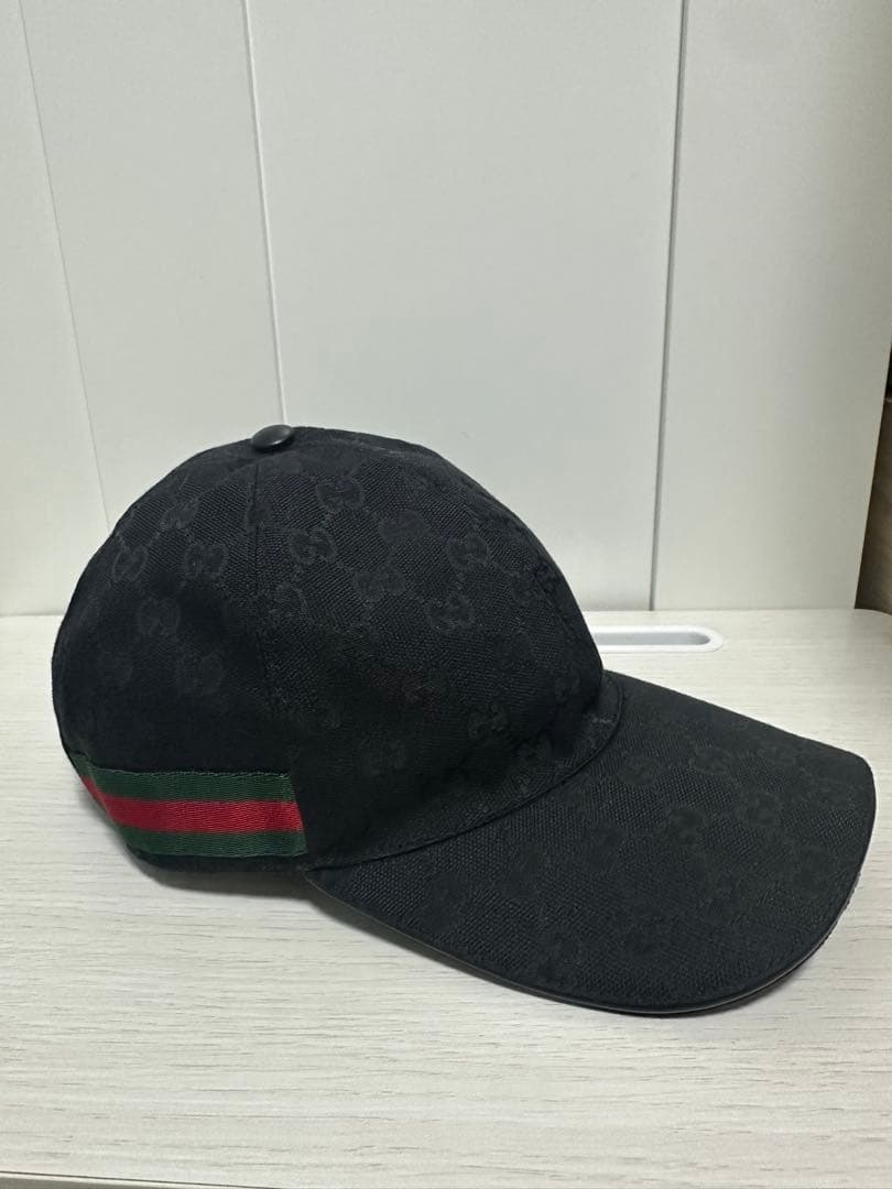 GUCCI ブラック ベースボールキャップ