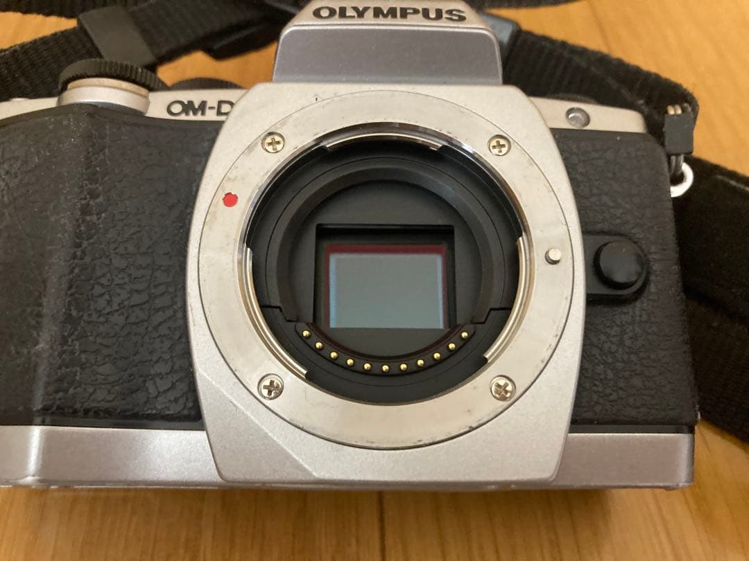 OLYMPUS オリンパス OM-D E-M10 レンズキット【ジャンク品】