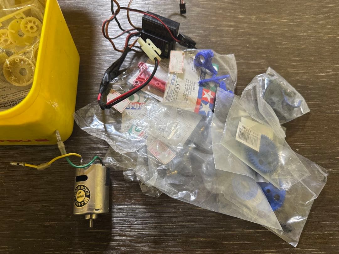 に*ン様 ラジコン　トヨタ　スープラ　部品パーツ多数　まとめ売り