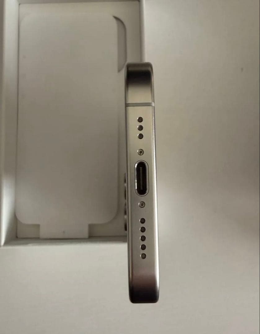 iPhone 15 Pro ホワイトチタニウム 128GB SIMフリー