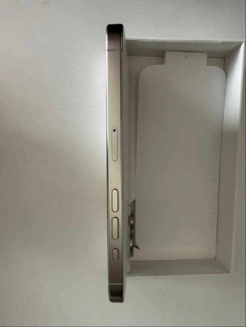 iPhone 15 Pro ホワイトチタニウム 128GB SIMフリー