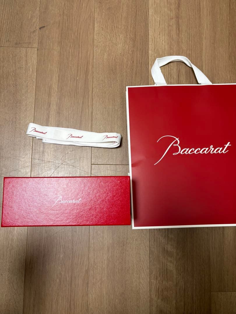 クリスタルガラス製の馬の置物 Baccaratの美しいデザイン　2026年新作