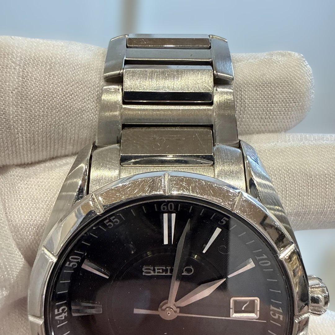 SEIKO 4R35時計 黒色文字盤 ステンレス 126