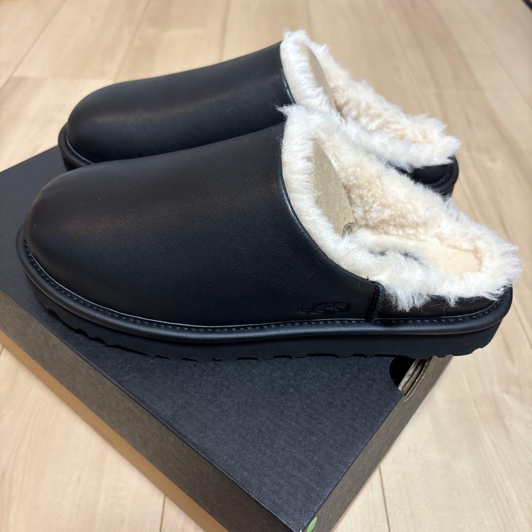 UGG [アグ] クラシックスリッポン ノアール