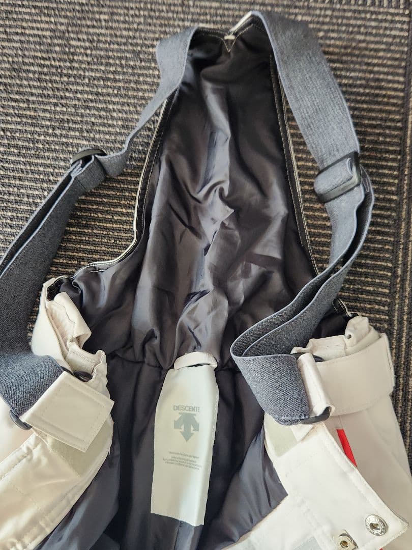 DESCENTE　コーラルピンク スキーウェア (女性用)