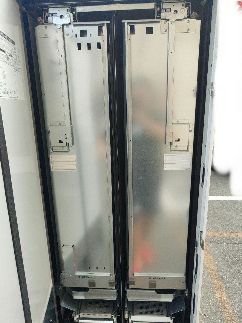 【引取限定】富士電機 小型汎用自動販売機 FRM10D5CZINM 2022年製