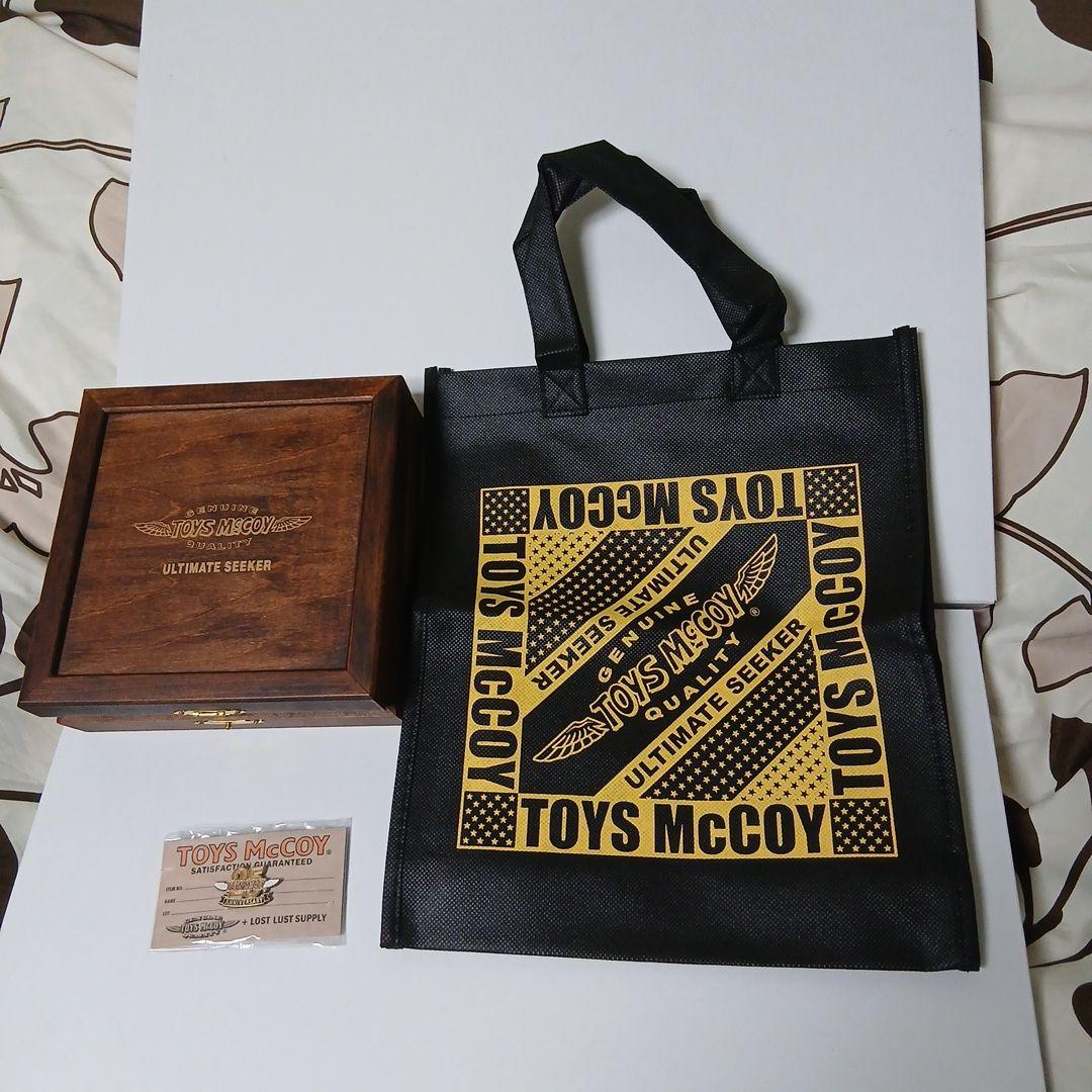 トイズマッコイ ロゴ入り木製アクセサリーボックス 25周年記念ピンバッジ