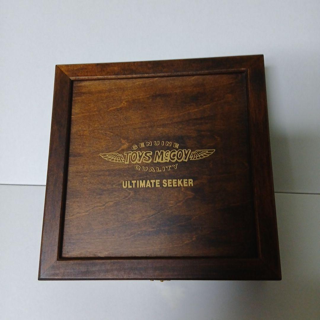 トイズマッコイ ロゴ入り木製アクセサリーボックス 25周年記念ピンバッジ