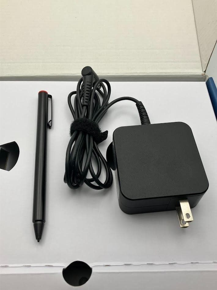 【美品】Lenovo レノボ　D330　81H300EVJP