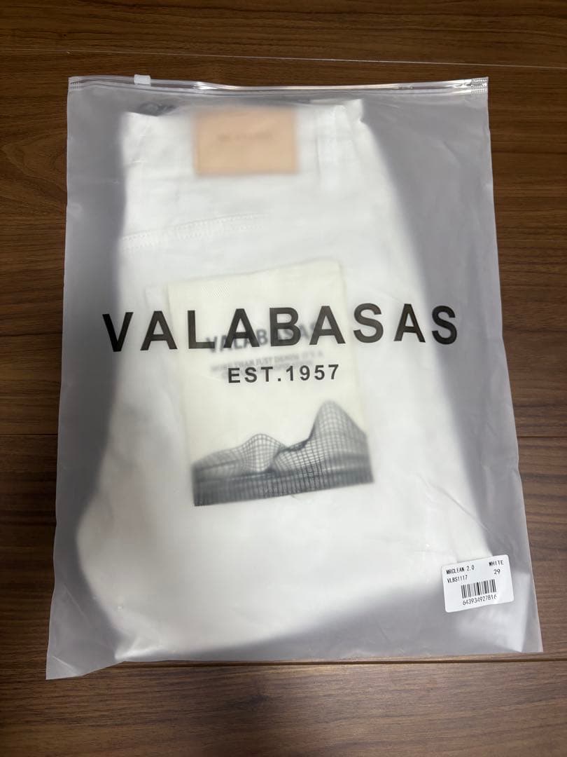 【新品】 VALABASAS スキニー ホワイト サイズ29