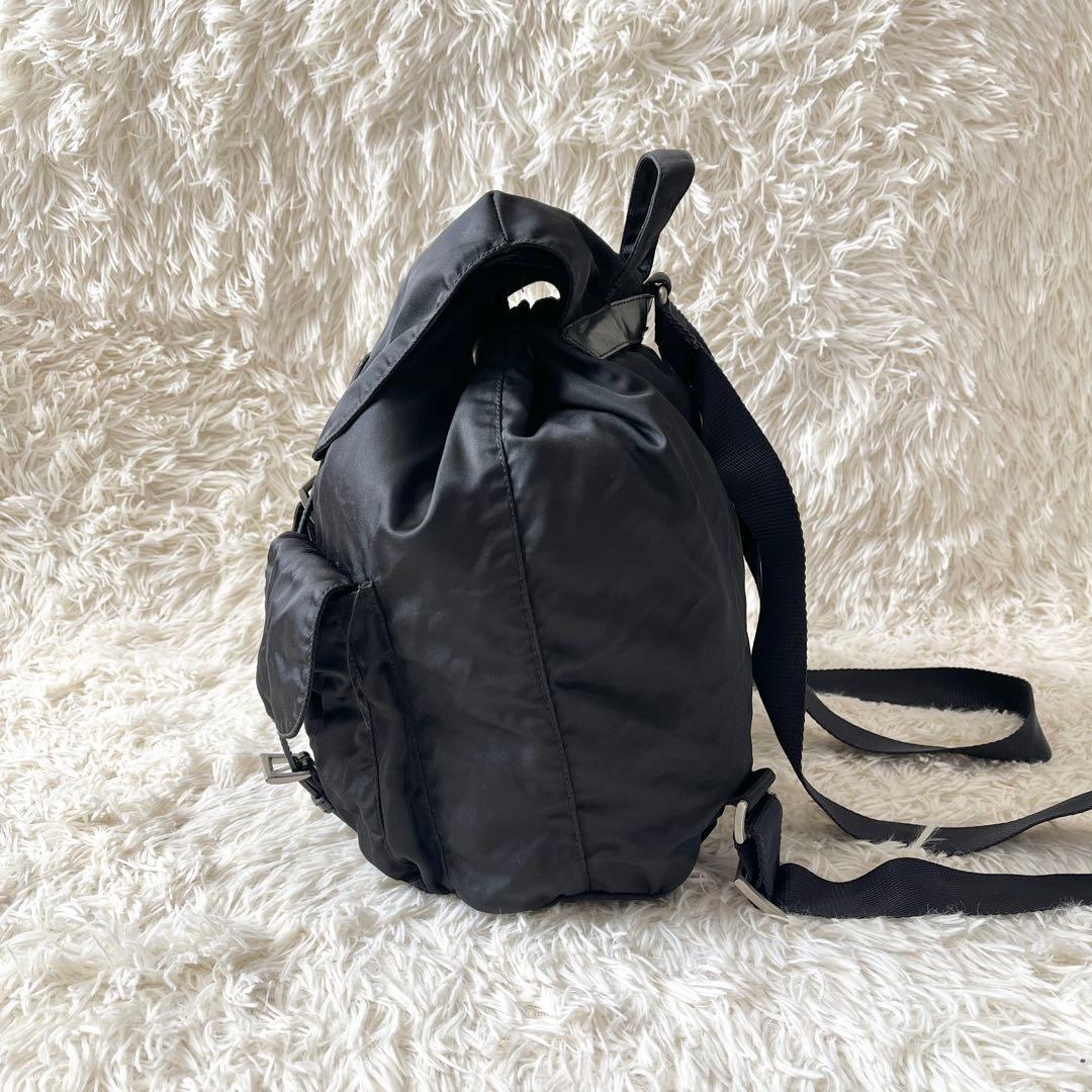 未使用級✨PRADA プラダ　リュックサック　ナイロン　ブラック　三角ロゴ　黒