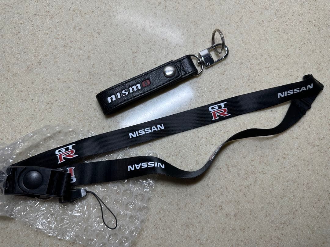 【3種類】帽子（2つ）＋マフラータオル＋ネックストラップ＆キーホルダー