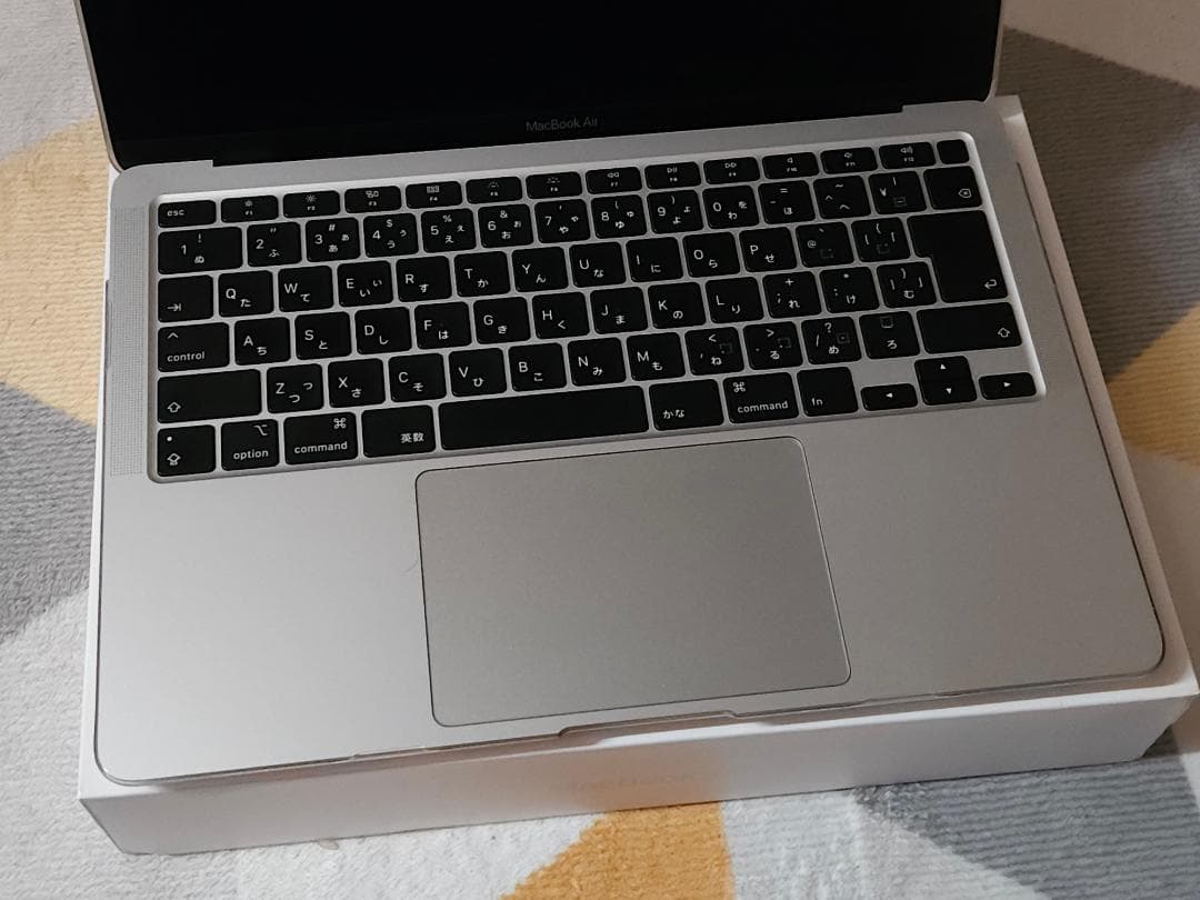 MacBook本体 MacBook Air 2020 intelCPU 512GB