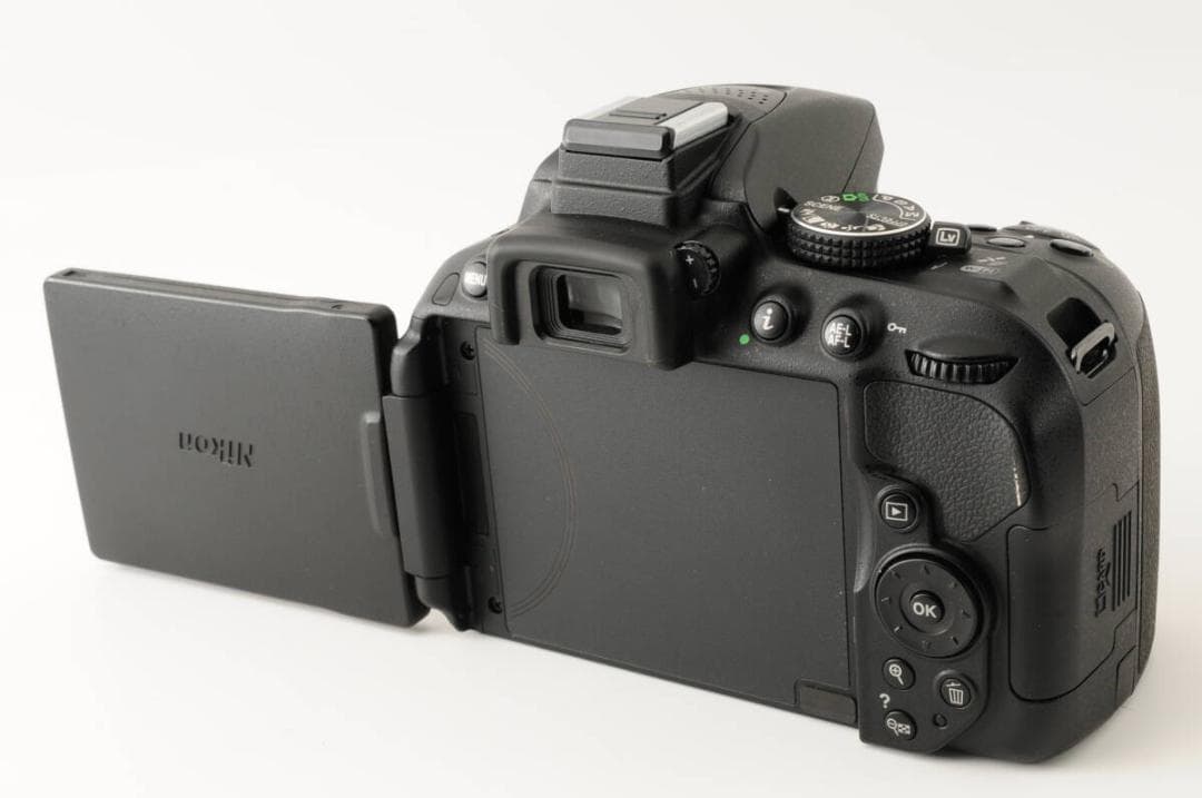 ■美品■ ニコン　Nikon D5300 ダブルズームキット 《S数 3047回