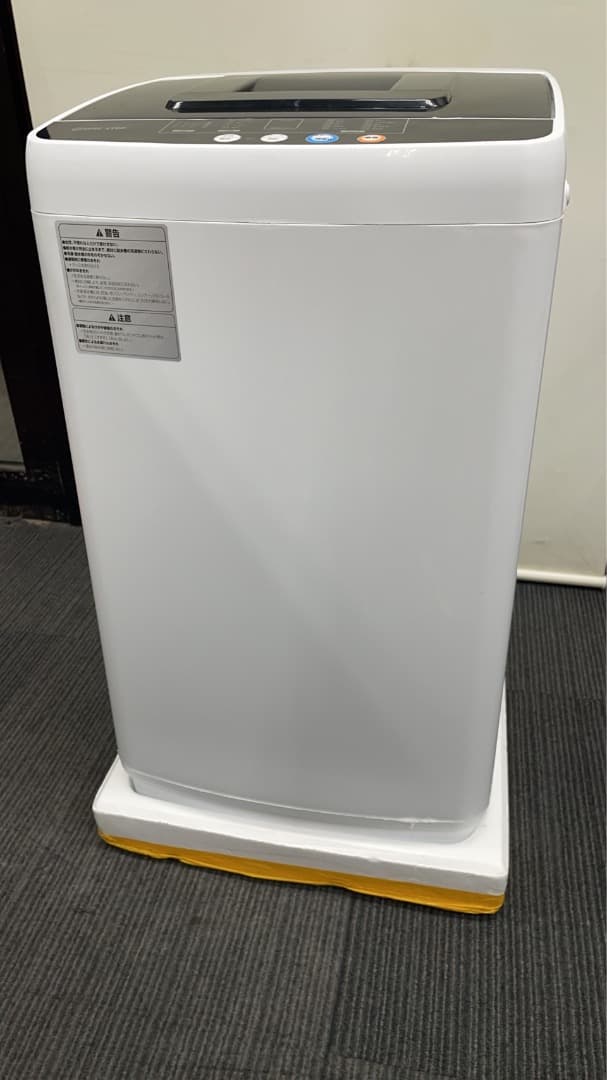 ★ほぼ未使用！一人暮らしに、ぴったりサイズONE STEP 洗濯機 3.2kg