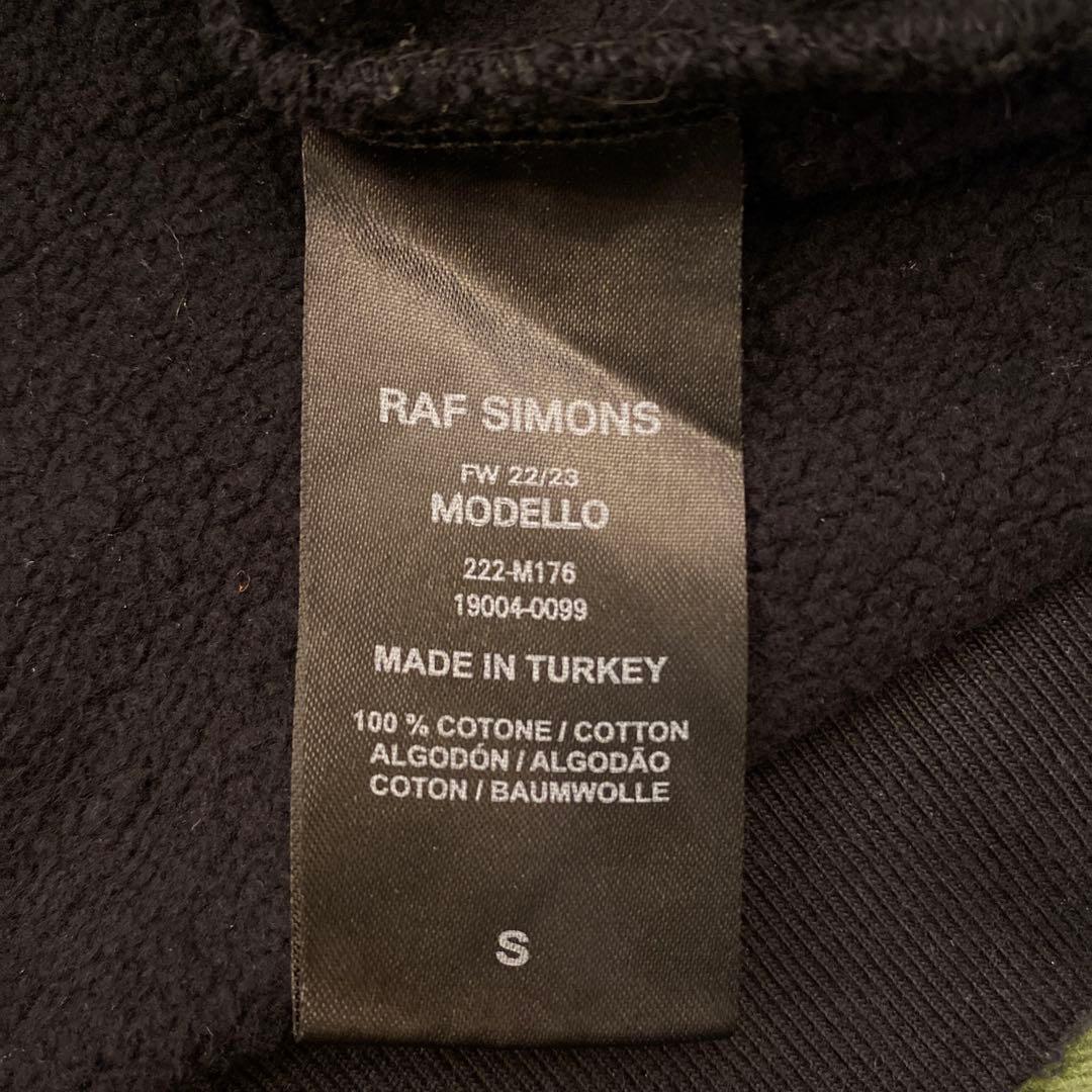 【かんとー】RAF SIMONSパーカー