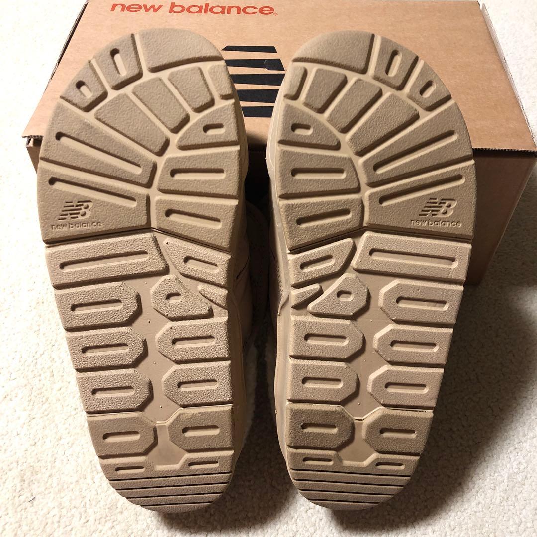 New Balance ボアサンダル　ベージュ　24.0