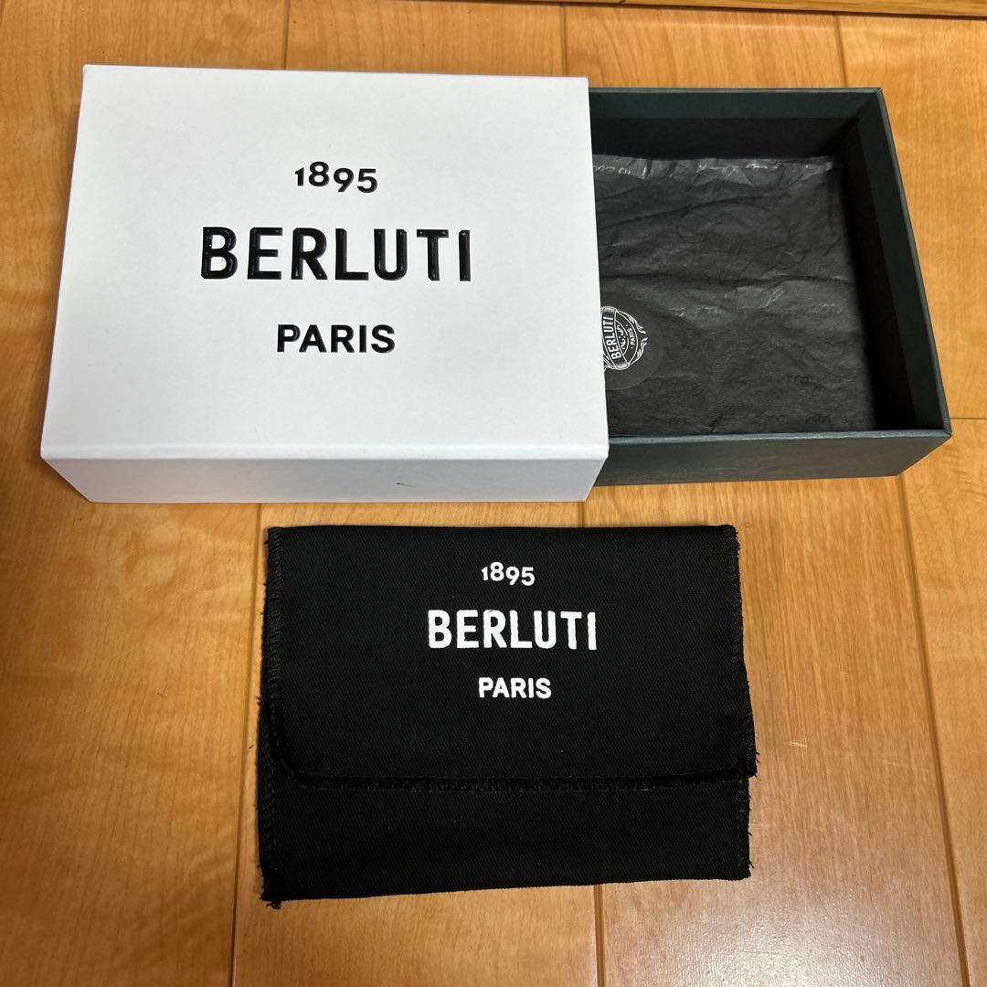 ベルルッティ マネークリップ フィギュアカリグラフィ