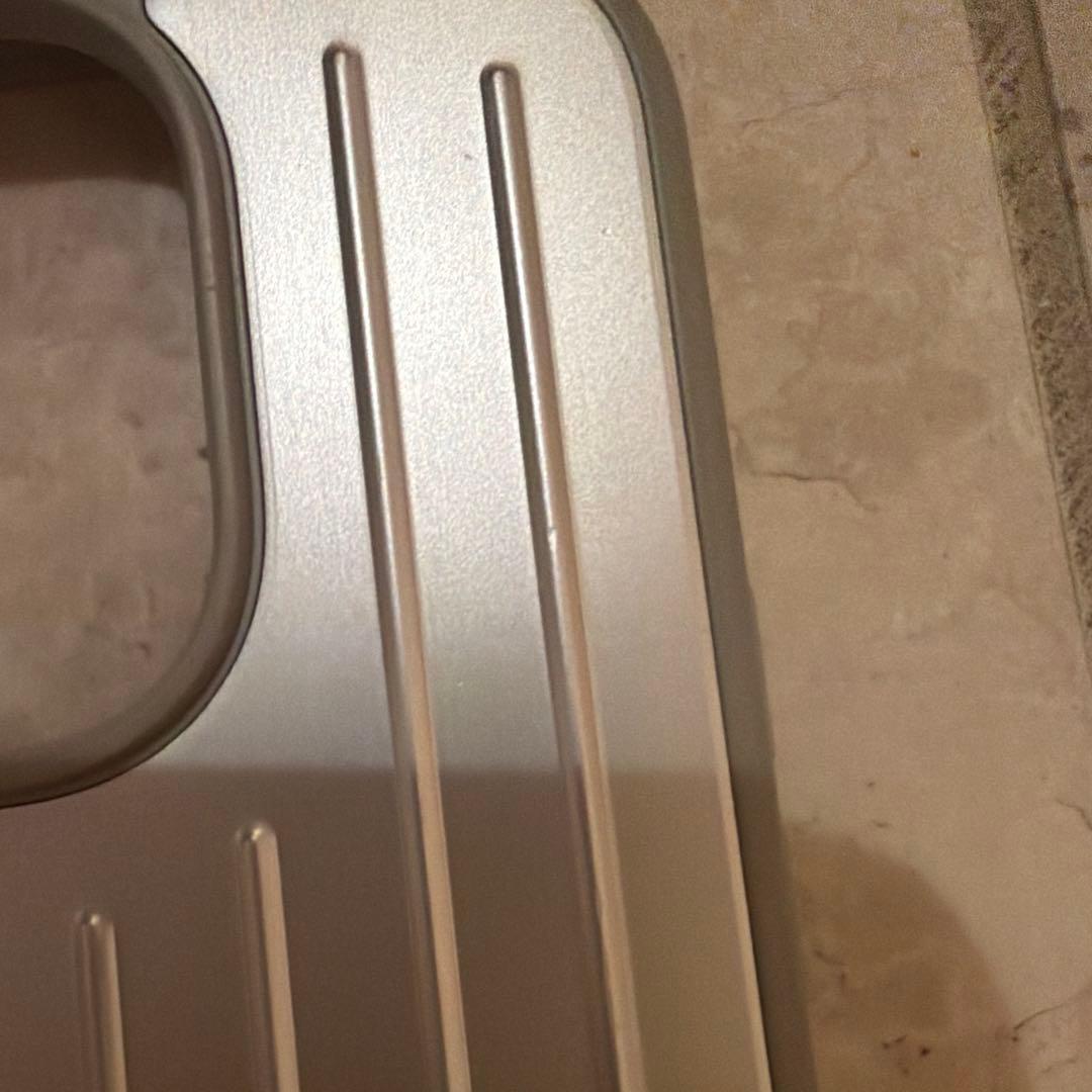 iPhone15pro アルミ素材ケース　シルバー