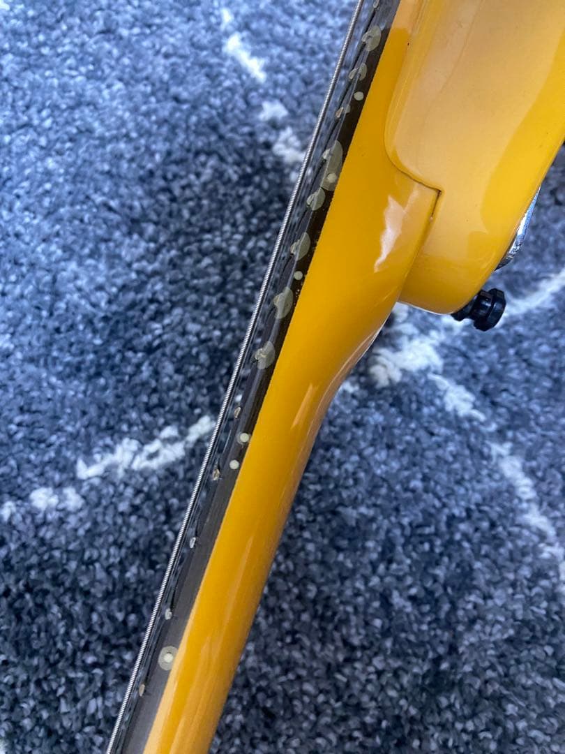 ROCKSON イエロー　チキータレプリカ　バックトゥザ・フューチャー