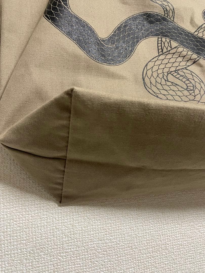 美品 knosis 蛇デザイントートバッグ