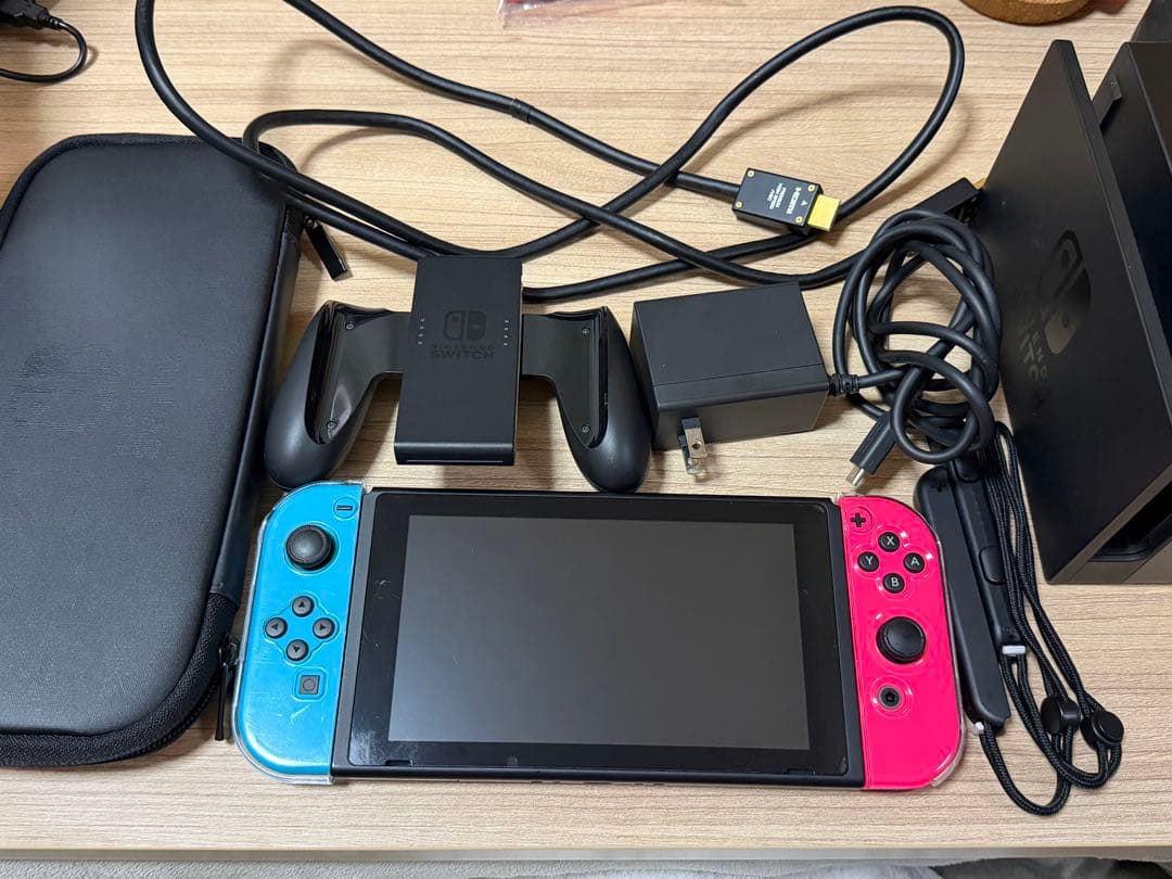 Nintendo Switch 本体 赤/青 付属品付き