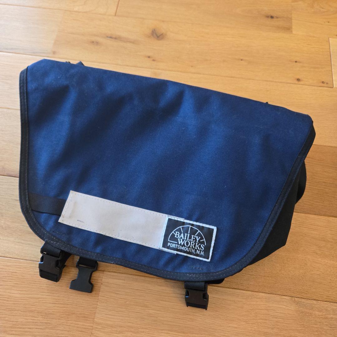 BAILEY WORKSメッセンジャーバッグXS