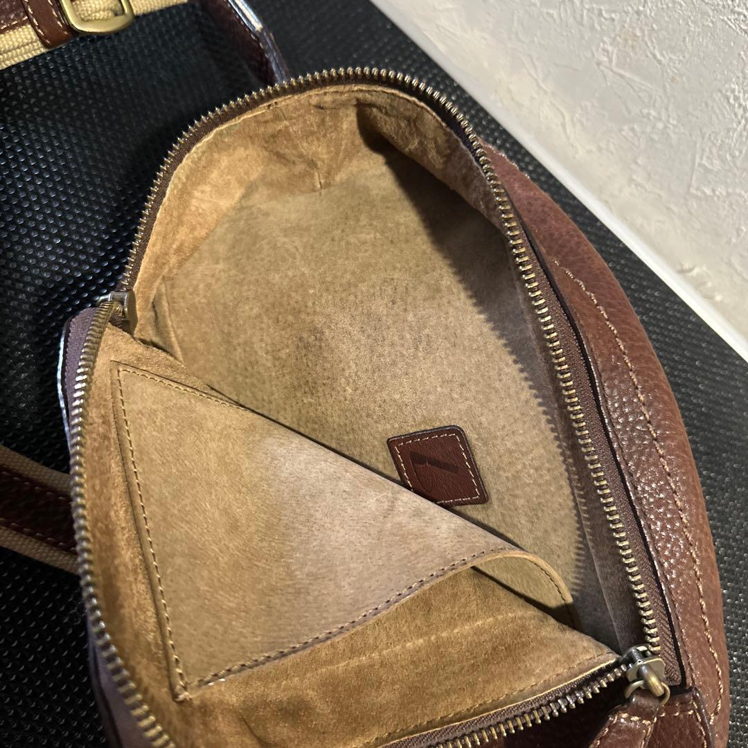 土屋鞄　ボディバッグ　レザー