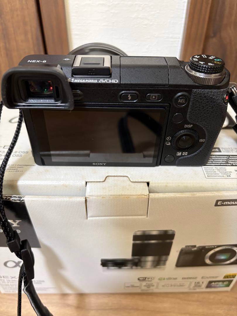 SONY NEX-6 ダブルズームキット 7,413枚 ミラーレスカメラ