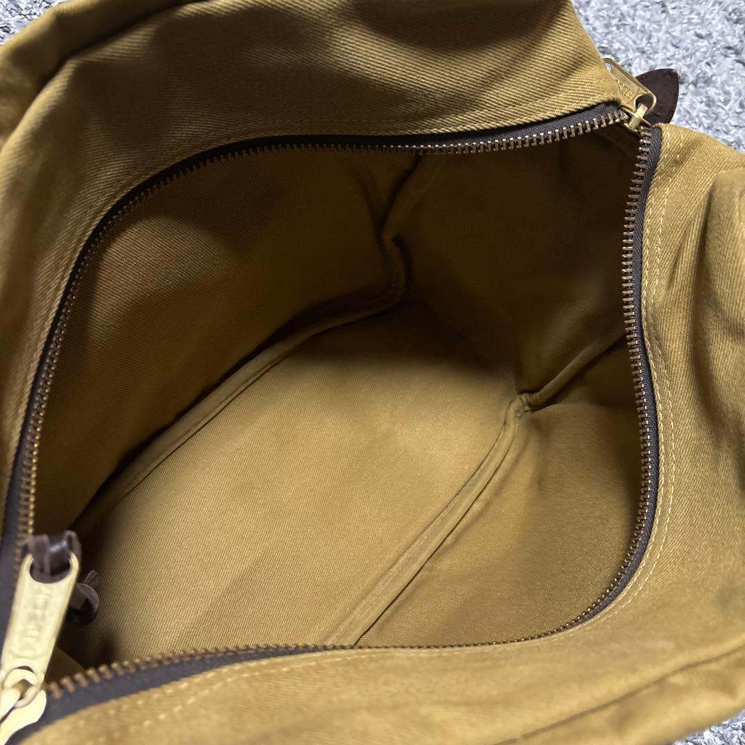 FILSON カーキ トートバッグ