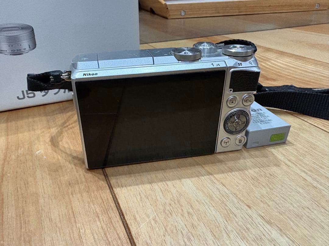 Nikon 1 J5 ダブルレンズキット　ジャンク品