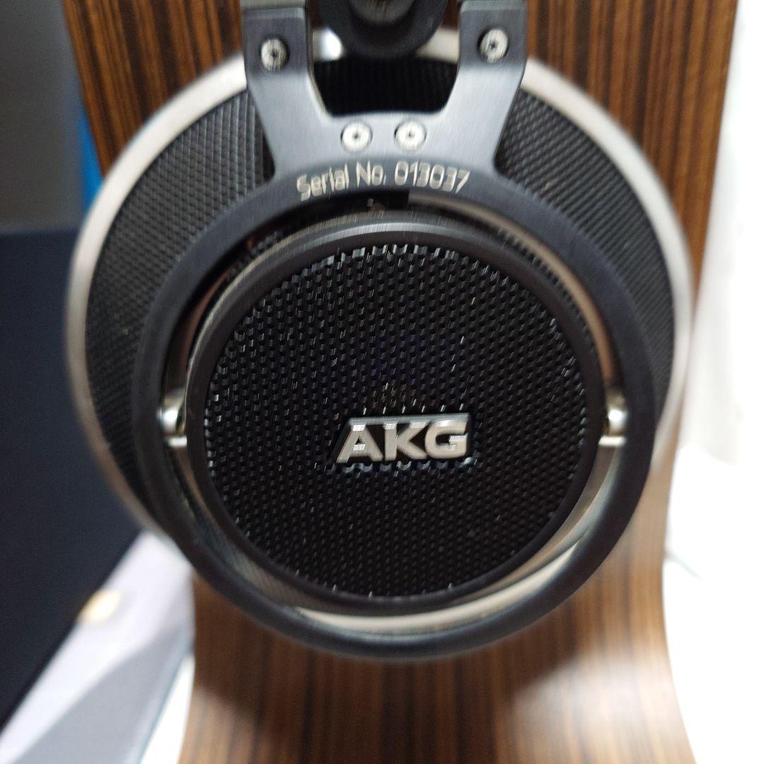 AKG K812 ヘッドフォンとスタンドセット