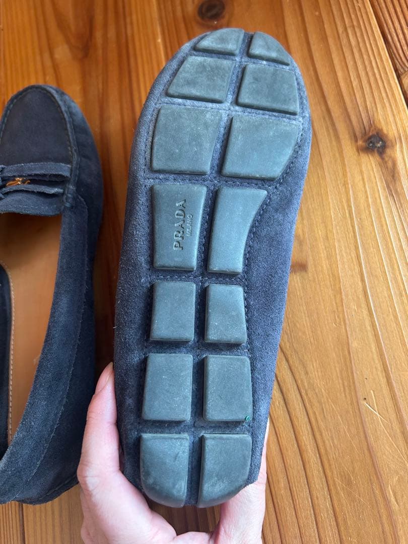 PRADA ネイビー スエード ローファー