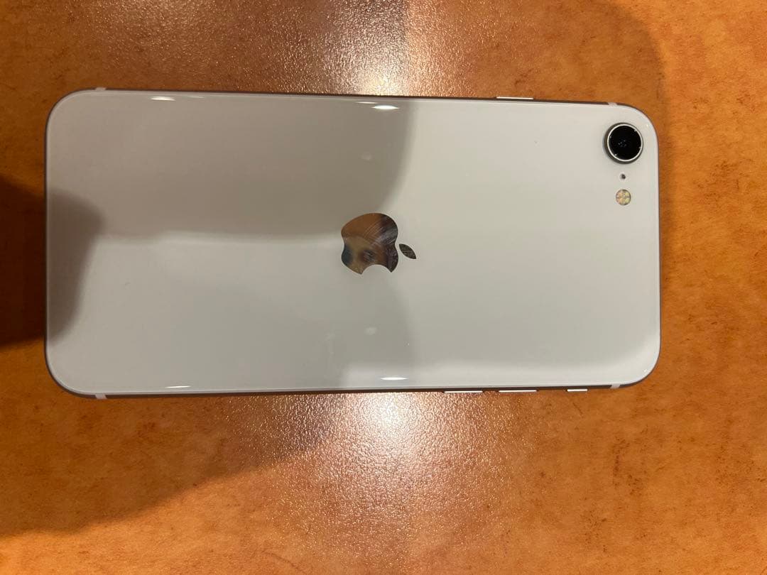 iPhone SE（第2世代）ホワイト　本体