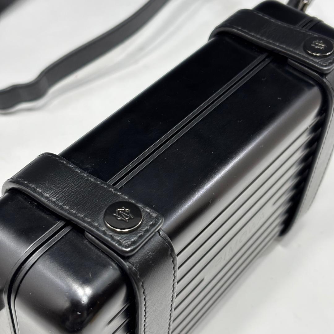 状態良【リモワ本物】ショルダーバッグ/ポリカボネート/ブラック/仕切りあり