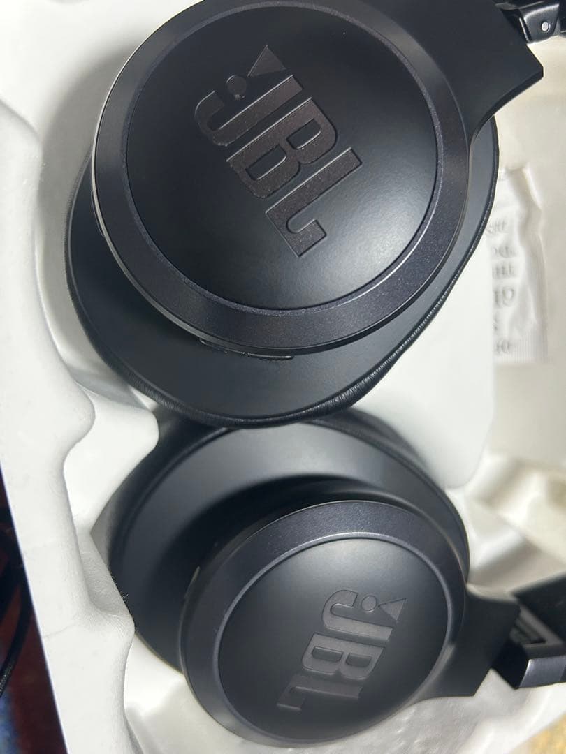 美品　JBL LIVE 770NC ワイヤレスヘッドホン　ブラック